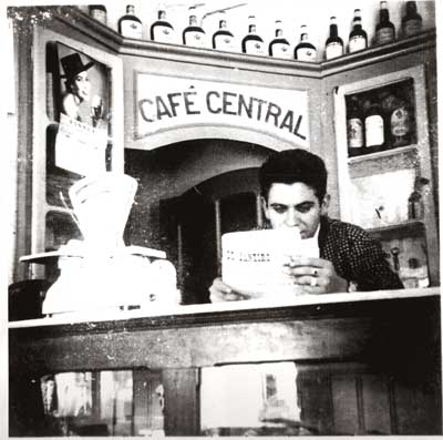 O Armindo no Café Central